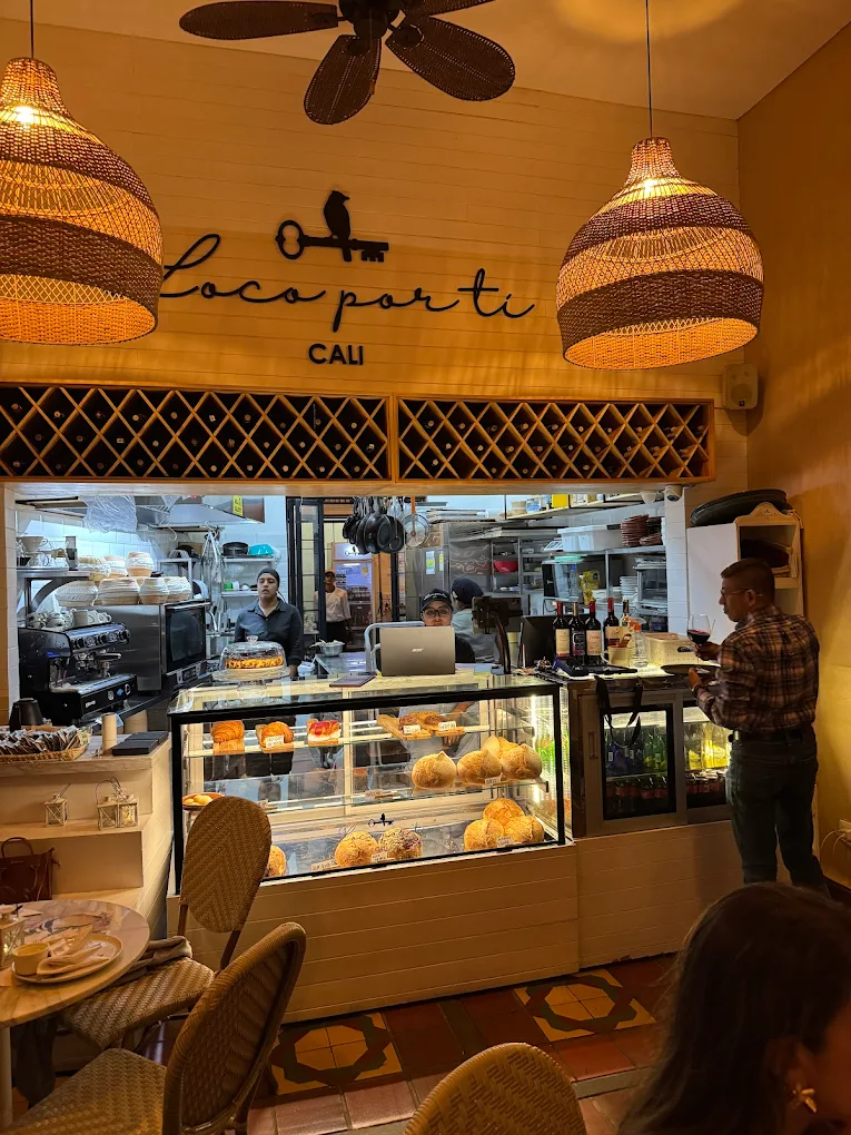 Loco por ti Bakery & Bistro